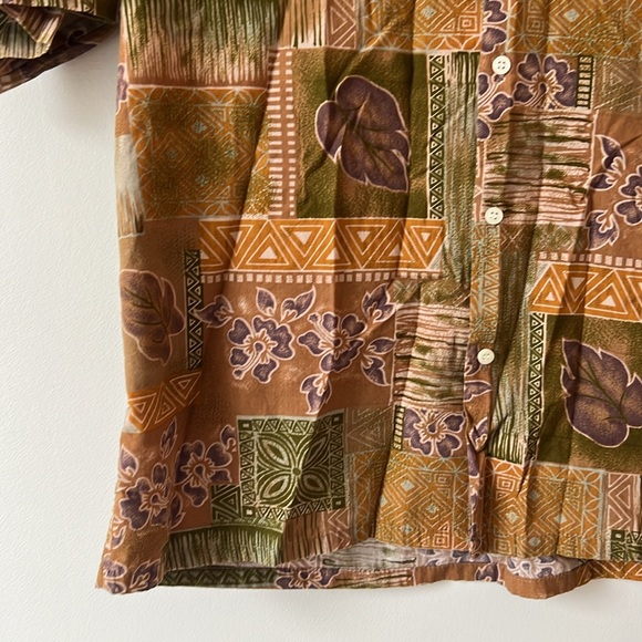 Varua Machi Hawaiian button Down Shirt - Size Large - Picture 4 of 10